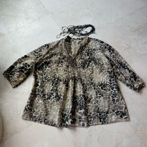 JM Collection Tan and White, Front Pleats, Ruched 3/4 Sleeve Blouse 20W